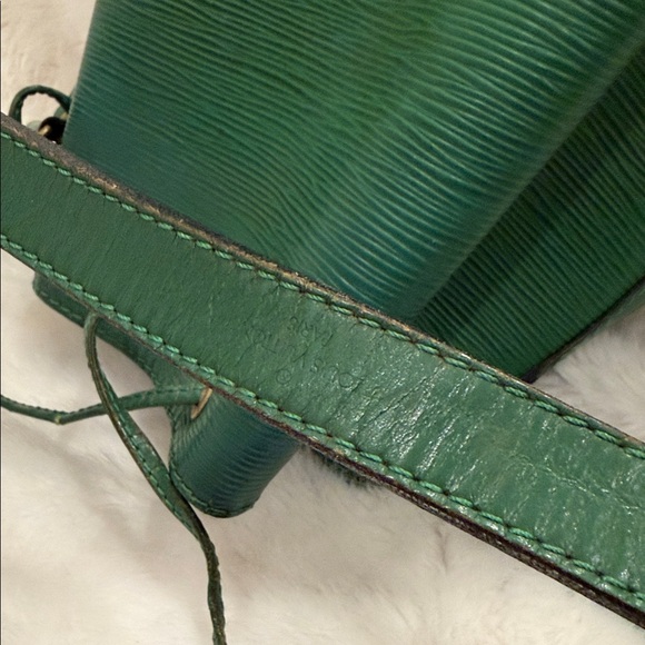 Louis Vuitton, green leather, Eppy, large bucket bag - Picture 8 of 14
